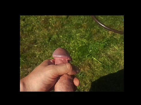 ❤️ Žhavá kočička si nechá ošukat růžovou kundičku a udělá se squirtem v letní zahradě. ❤❌ Sex video u cs.basseyn-vsem.ru ❤