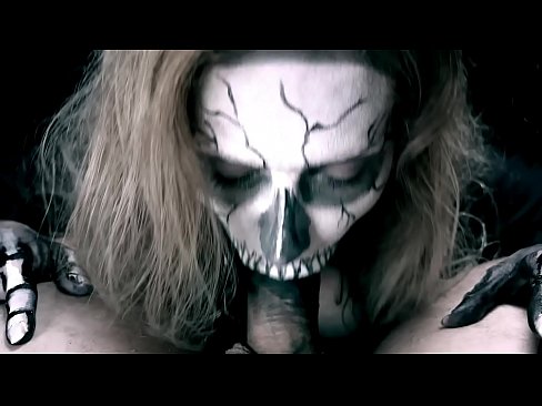 ❤️ Démonická holka kouří péro svou černou pusou a polyká sperma. ❤❌ Sex video u cs.basseyn-vsem.ru ❤